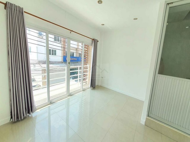 ประกาศฟรี! ซื้อ-ขาย-เช่า คอนโด บ้าน ทาวน์โฮม ที่ดิน และพื้นที่เชิงพาณิชย์ทั่วประเทศไทย ทุกทำเล ทุกงบประมาณ ไม่มีค่าใช้จ่าย ลงง่าย ขายไว เข้าถึงผู้ซื้อโดยตรง 5 495489pic4.jpg