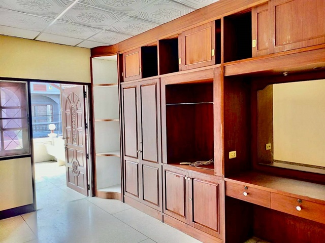 ประกาศฟรี! ซื้อ-ขาย-เช่า คอนโด บ้าน ทาวน์โฮม ที่ดิน และพื้นที่เชิงพาณิชย์ทั่วประเทศไทย ทุกทำเล ทุกงบประมาณ ไม่มีค่าใช้จ่าย ลงง่าย ขายไว เข้าถึงผู้ซื้อโดยตรง 5 209872pic4.jpg