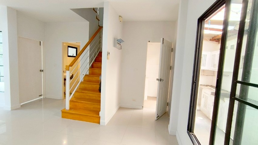 ประกาศฟรี! ซื้อ-ขาย-เช่า คอนโด บ้าน ทาวน์โฮม ที่ดิน และพื้นที่เชิงพาณิชย์ทั่วประเทศไทย ทุกทำเล ทุกงบประมาณ ไม่มีค่าใช้จ่าย ลงง่าย ขายไว เข้าถึงผู้ซื้อโดยตรง 3 290181pic2.jpg