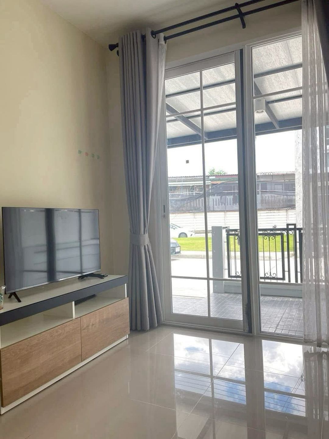 ประกาศฟรี! ซื้อ-ขาย-เช่า คอนโด บ้าน ทาวน์โฮม ที่ดิน และพื้นที่เชิงพาณิชย์ทั่วประเทศไทย ทุกทำเล ทุกงบประมาณ ไม่มีค่าใช้จ่าย ลงง่าย ขายไว เข้าถึงผู้ซื้อโดยตรง 4 210116pic3.jpg