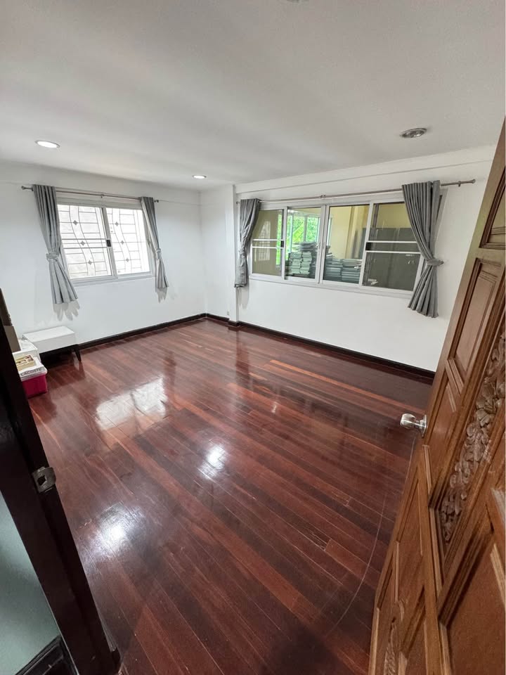 ประกาศฟรี! ซื้อ-ขาย-เช่า คอนโด บ้าน ทาวน์โฮม ที่ดิน และพื้นที่เชิงพาณิชย์ทั่วประเทศไทย ทุกทำเล ทุกงบประมาณ ไม่มีค่าใช้จ่าย ลงง่าย ขายไว เข้าถึงผู้ซื้อโดยตรง 5 496008pic4.jpg