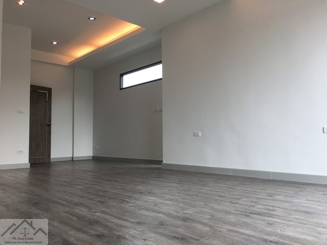 ประกาศฟรี! ซื้อ-ขาย-เช่า คอนโด บ้าน ทาวน์โฮม ที่ดิน และพื้นที่เชิงพาณิชย์ทั่วประเทศไทย ทุกทำเล ทุกงบประมาณ ไม่มีค่าใช้จ่าย ลงง่าย ขายไว เข้าถึงผู้ซื้อโดยตรง 5 496057pic4.jpg