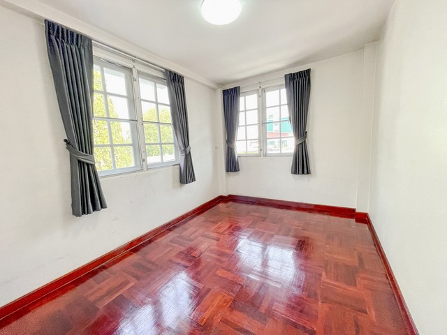 ประกาศฟรี! ซื้อ-ขาย-เช่า คอนโด บ้าน ทาวน์โฮม ที่ดิน และพื้นที่เชิงพาณิชย์ทั่วประเทศไทย ทุกทำเล ทุกงบประมาณ ไม่มีค่าใช้จ่าย ลงง่าย ขายไว เข้าถึงผู้ซื้อโดยตรง 5 496259pic4.jpg