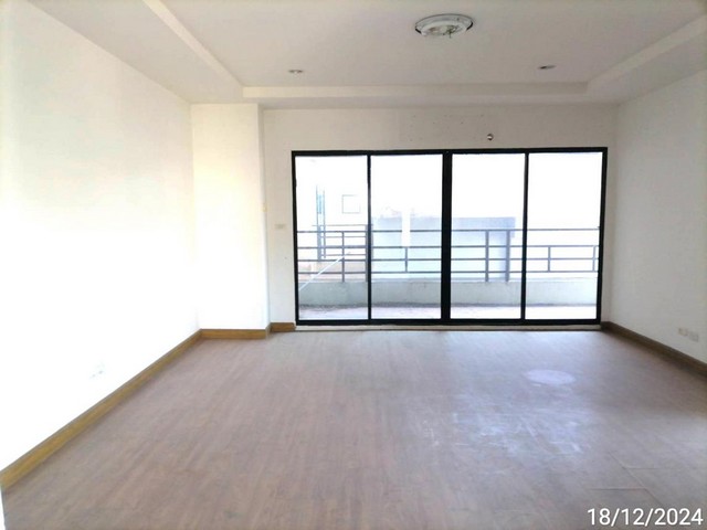 ประกาศฟรี! ซื้อ-ขาย-เช่า คอนโด บ้าน ทาวน์โฮม ที่ดิน และพื้นที่เชิงพาณิชย์ทั่วประเทศไทย ทุกทำเล ทุกงบประมาณ ไม่มีค่าใช้จ่าย ลงง่าย ขายไว เข้าถึงผู้ซื้อโดยตรง 5 210353pic4.jpg