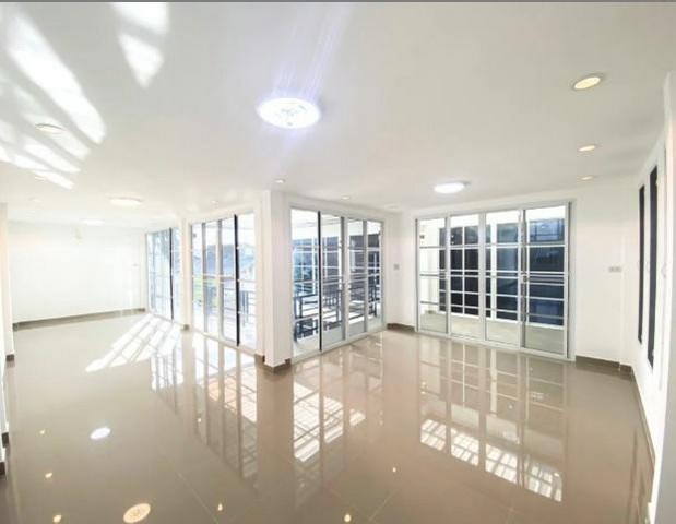 ประกาศฟรี! ซื้อ-ขาย-เช่า คอนโด บ้าน ทาวน์โฮม ที่ดิน และพื้นที่เชิงพาณิชย์ทั่วประเทศไทย ทุกทำเล ทุกงบประมาณ ไม่มีค่าใช้จ่าย ลงง่าย ขายไว เข้าถึงผู้ซื้อโดยตรง 3 496364pic2.jpg