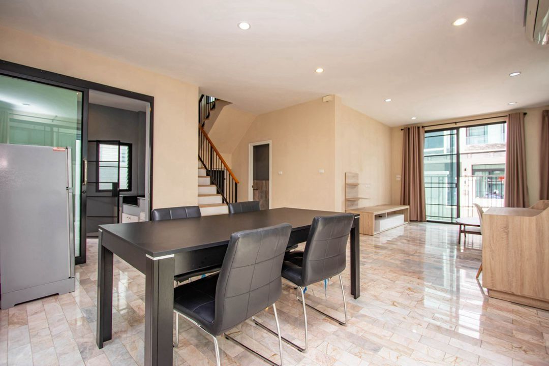 ประกาศฟรี! ซื้อ-ขาย-เช่า คอนโด บ้าน ทาวน์โฮม ที่ดิน และพื้นที่เชิงพาณิชย์ทั่วประเทศไทย ทุกทำเล ทุกงบประมาณ ไม่มีค่าใช้จ่าย ลงง่าย ขายไว เข้าถึงผู้ซื้อโดยตรง 4 212715pic3.jpg