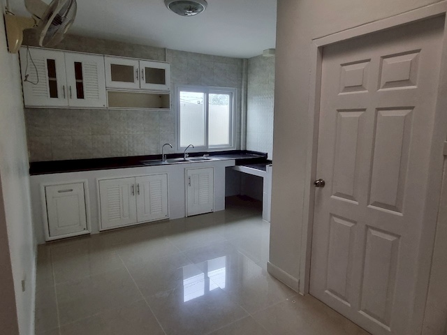 ประกาศฟรี! ซื้อ-ขาย-เช่า คอนโด บ้าน ทาวน์โฮม ที่ดิน และพื้นที่เชิงพาณิชย์ทั่วประเทศไทย ทุกทำเล ทุกงบประมาณ ไม่มีค่าใช้จ่าย ลงง่าย ขายไว เข้าถึงผู้ซื้อโดยตรง 5 496673pic4.jpg