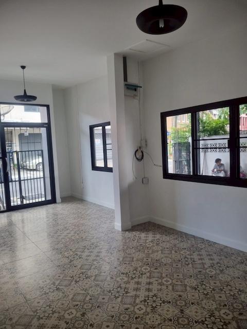 ประกาศฟรี! ซื้อ-ขาย-เช่า คอนโด บ้าน ทาวน์โฮม ที่ดิน และพื้นที่เชิงพาณิชย์ทั่วประเทศไทย ทุกทำเล ทุกงบประมาณ ไม่มีค่าใช้จ่าย ลงง่าย ขายไว เข้าถึงผู้ซื้อโดยตรง 3 496684pic2.jpg