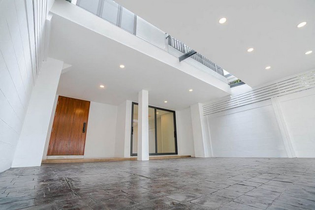 ประกาศฟรี! ซื้อ-ขาย-เช่า คอนโด บ้าน ทาวน์โฮม ที่ดิน และพื้นที่เชิงพาณิชย์ทั่วประเทศไทย ทุกทำเล ทุกงบประมาณ ไม่มีค่าใช้จ่าย ลงง่าย ขายไว เข้าถึงผู้ซื้อโดยตรง 2 497071pic1.jpg