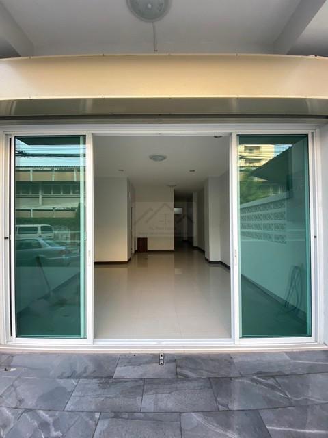 ประกาศฟรี! ซื้อ-ขาย-เช่า คอนโด บ้าน ทาวน์โฮม ที่ดิน และพื้นที่เชิงพาณิชย์ทั่วประเทศไทย ทุกทำเล ทุกงบประมาณ ไม่มีค่าใช้จ่าย ลงง่าย ขายไว เข้าถึงผู้ซื้อโดยตรง 4 497287pic3.jpg