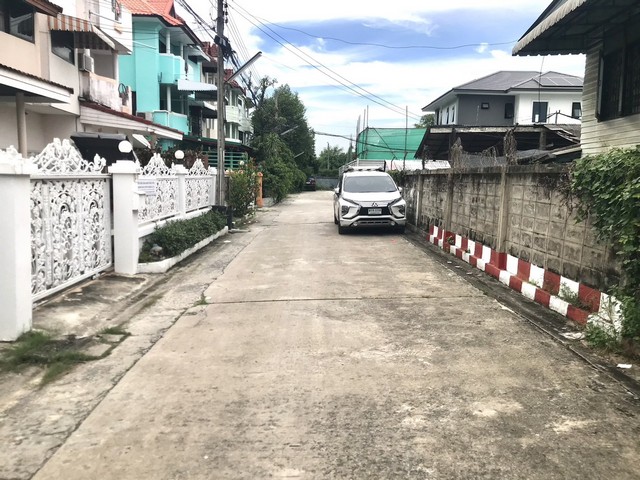 ประกาศฟรี! ซื้อ-ขาย-เช่า คอนโด บ้าน ทาวน์โฮม ที่ดิน และพื้นที่เชิงพาณิชย์ทั่วประเทศไทย ทุกทำเล ทุกงบประมาณ ไม่มีค่าใช้จ่าย ลงง่าย ขายไว เข้าถึงผู้ซื้อโดยตรง 5 276585pic4.jpg