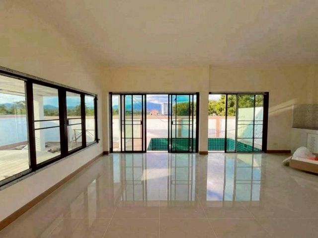 ประกาศฟรี! ซื้อ-ขาย-เช่า คอนโด บ้าน ทาวน์โฮม ที่ดิน และพื้นที่เชิงพาณิชย์ทั่วประเทศไทย ทุกทำเล ทุกงบประมาณ ไม่มีค่าใช้จ่าย ลงง่าย ขายไว เข้าถึงผู้ซื้อโดยตรง 5 213842pic4.jpg