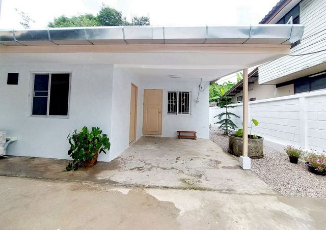 ประกาศฟรี! ซื้อ-ขาย-เช่า คอนโด บ้าน ทาวน์โฮม ที่ดิน และพื้นที่เชิงพาณิชย์ทั่วประเทศไทย ทุกทำเล ทุกงบประมาณ ไม่มีค่าใช้จ่าย ลงง่าย ขายไว เข้าถึงผู้ซื้อโดยตรง 3 213831pic2.jpg