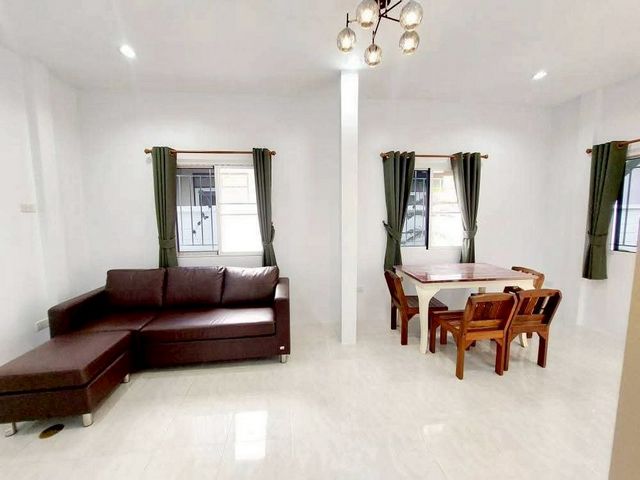 ประกาศฟรี! ซื้อ-ขาย-เช่า คอนโด บ้าน ทาวน์โฮม ที่ดิน และพื้นที่เชิงพาณิชย์ทั่วประเทศไทย ทุกทำเล ทุกงบประมาณ ไม่มีค่าใช้จ่าย ลงง่าย ขายไว เข้าถึงผู้ซื้อโดยตรง 5 213831pic4.jpg