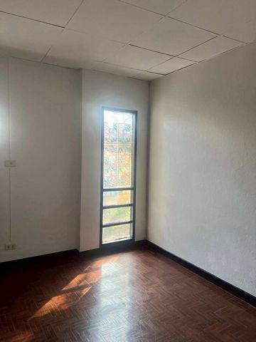 ประกาศฟรี! ซื้อ-ขาย-เช่า คอนโด บ้าน ทาวน์โฮม ที่ดิน และพื้นที่เชิงพาณิชย์ทั่วประเทศไทย ทุกทำเล ทุกงบประมาณ ไม่มีค่าใช้จ่าย ลงง่าย ขายไว เข้าถึงผู้ซื้อโดยตรง 5 213920pic4.jpg