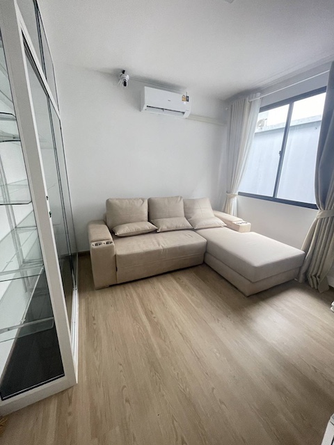 ประกาศฟรี! ซื้อ-ขาย-เช่า คอนโด บ้าน ทาวน์โฮม ที่ดิน และพื้นที่เชิงพาณิชย์ทั่วประเทศไทย ทุกทำเล ทุกงบประมาณ ไม่มีค่าใช้จ่าย ลงง่าย ขายไว เข้าถึงผู้ซื้อโดยตรง 4 497318pic3.jpg