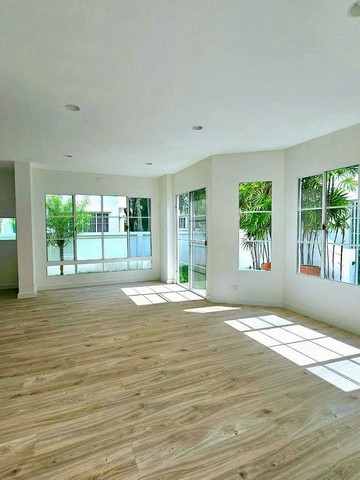 ประกาศฟรี! ซื้อ-ขาย-เช่า คอนโด บ้าน ทาวน์โฮม ที่ดิน และพื้นที่เชิงพาณิชย์ทั่วประเทศไทย ทุกทำเล ทุกงบประมาณ ไม่มีค่าใช้จ่าย ลงง่าย ขายไว เข้าถึงผู้ซื้อโดยตรง 4 214099pic3.jpg