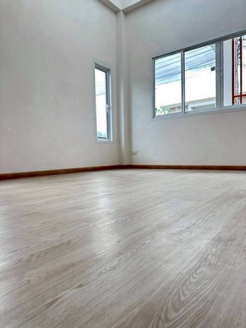 ประกาศฟรี! ซื้อ-ขาย-เช่า คอนโด บ้าน ทาวน์โฮม ที่ดิน และพื้นที่เชิงพาณิชย์ทั่วประเทศไทย ทุกทำเล ทุกงบประมาณ ไม่มีค่าใช้จ่าย ลงง่าย ขายไว เข้าถึงผู้ซื้อโดยตรง 4 216377pic3.jpg