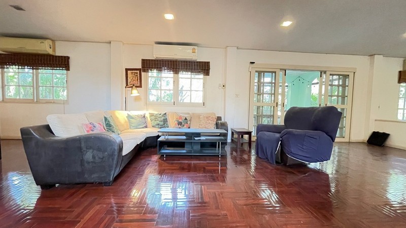 ประกาศฟรี! ซื้อ-ขาย-เช่า คอนโด บ้าน ทาวน์โฮม ที่ดิน และพื้นที่เชิงพาณิชย์ทั่วประเทศไทย ทุกทำเล ทุกงบประมาณ ไม่มีค่าใช้จ่าย ลงง่าย ขายไว เข้าถึงผู้ซื้อโดยตรง 2 284038pic1.jpg