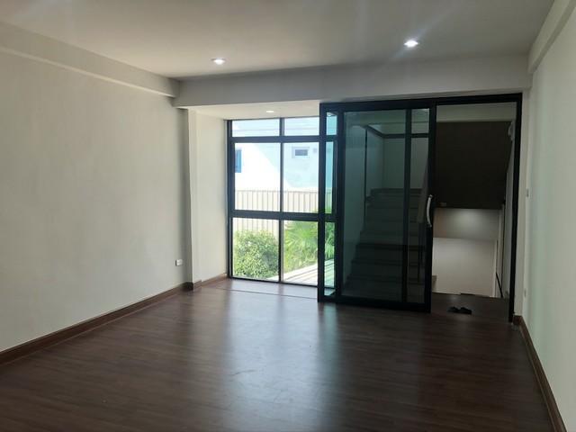 ประกาศฟรี! ซื้อ-ขาย-เช่า คอนโด บ้าน ทาวน์โฮม ที่ดิน และพื้นที่เชิงพาณิชย์ทั่วประเทศไทย ทุกทำเล ทุกงบประมาณ ไม่มีค่าใช้จ่าย ลงง่าย ขายไว เข้าถึงผู้ซื้อโดยตรง 4 498575pic3.jpg