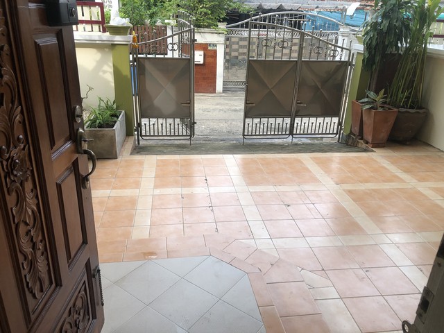 ประกาศฟรี! ซื้อ-ขาย-เช่า คอนโด บ้าน ทาวน์โฮม ที่ดิน และพื้นที่เชิงพาณิชย์ทั่วประเทศไทย ทุกทำเล ทุกงบประมาณ ไม่มีค่าใช้จ่าย ลงง่าย ขายไว เข้าถึงผู้ซื้อโดยตรง 3 498747pic2.jpg