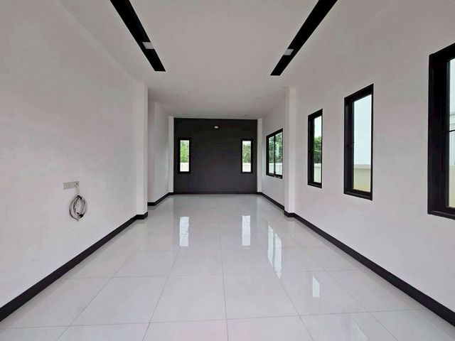 ประกาศฟรี! ซื้อ-ขาย-เช่า คอนโด บ้าน ทาวน์โฮม ที่ดิน และพื้นที่เชิงพาณิชย์ทั่วประเทศไทย ทุกทำเล ทุกงบประมาณ ไม่มีค่าใช้จ่าย ลงง่าย ขายไว เข้าถึงผู้ซื้อโดยตรง 3 221728pic2.jpg