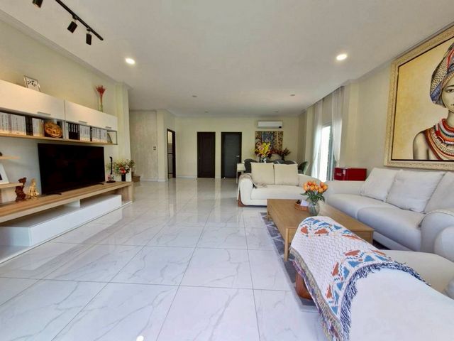 ประกาศฟรี! ซื้อ-ขาย-เช่า คอนโด บ้าน ทาวน์โฮม ที่ดิน และพื้นที่เชิงพาณิชย์ทั่วประเทศไทย ทุกทำเล ทุกงบประมาณ ไม่มีค่าใช้จ่าย ลงง่าย ขายไว เข้าถึงผู้ซื้อโดยตรง 3 221725pic2.jpg