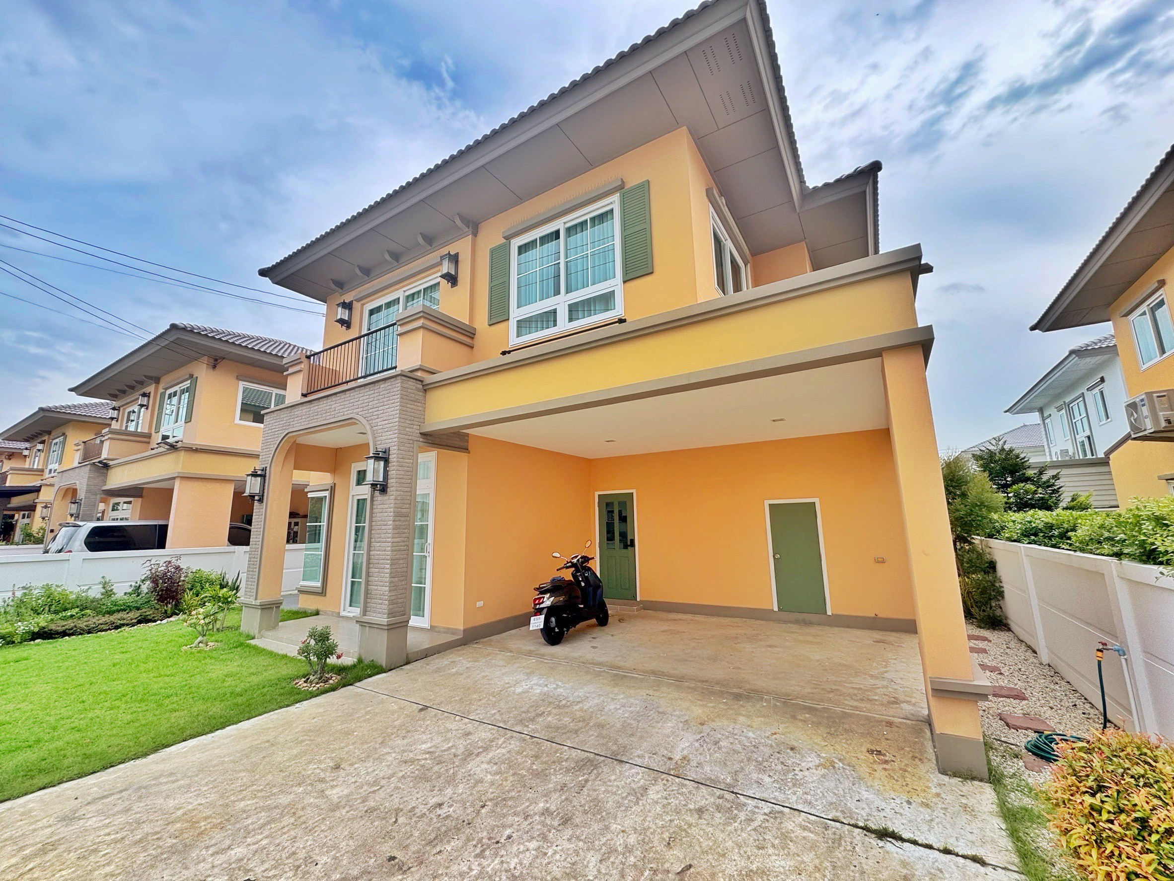 ประกาศฟรี! ซื้อ-ขาย-เช่า คอนโด บ้าน ทาวน์โฮม ที่ดิน และพื้นที่เชิงพาณิชย์ทั่วประเทศไทย ทุกทำเล ทุกงบประมาณ ไม่มีค่าใช้จ่าย ลงง่าย ขายไว เข้าถึงผู้ซื้อโดยตรง 3 221798pic2.jpg