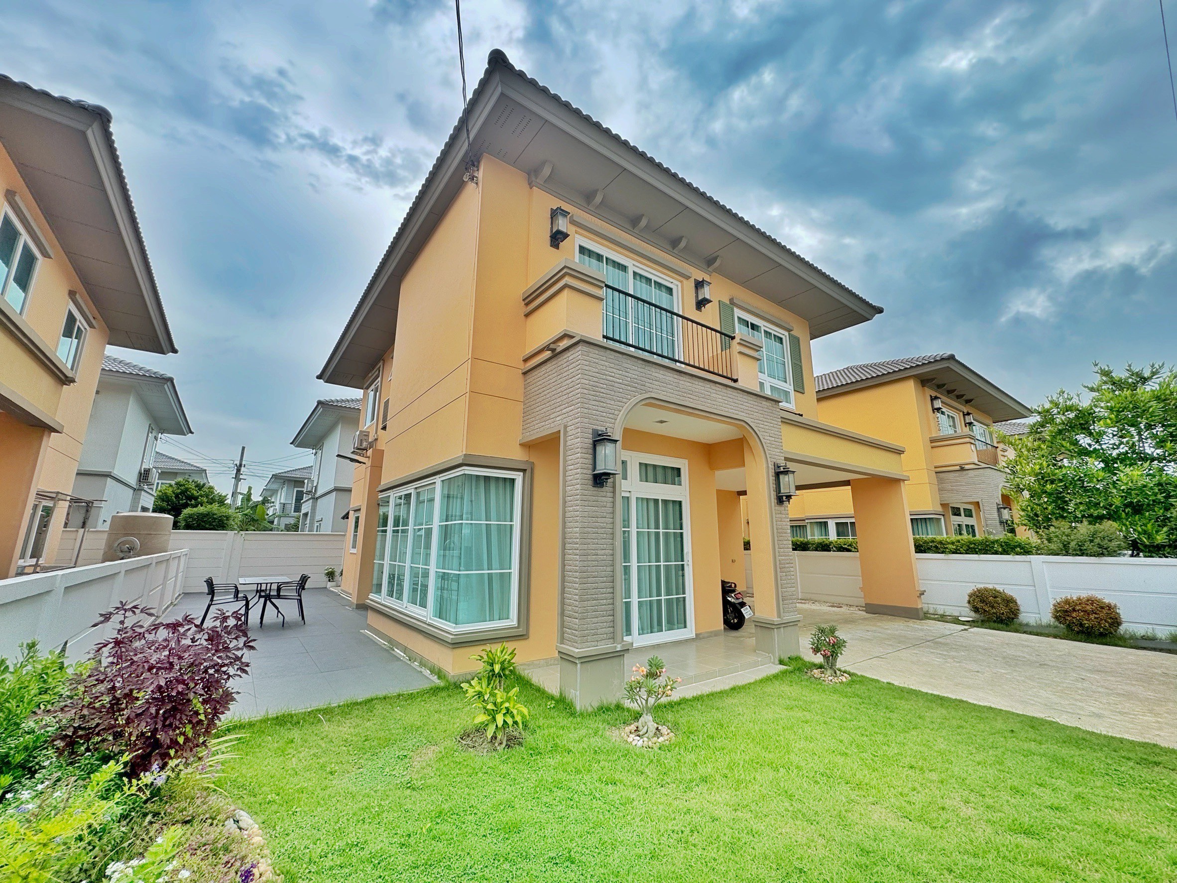 ประกาศฟรี! ซื้อ-ขาย-เช่า คอนโด บ้าน ทาวน์โฮม ที่ดิน และพื้นที่เชิงพาณิชย์ทั่วประเทศไทย ทุกทำเล ทุกงบประมาณ ไม่มีค่าใช้จ่าย ลงง่าย ขายไว เข้าถึงผู้ซื้อโดยตรง 4 221798pic3.jpg