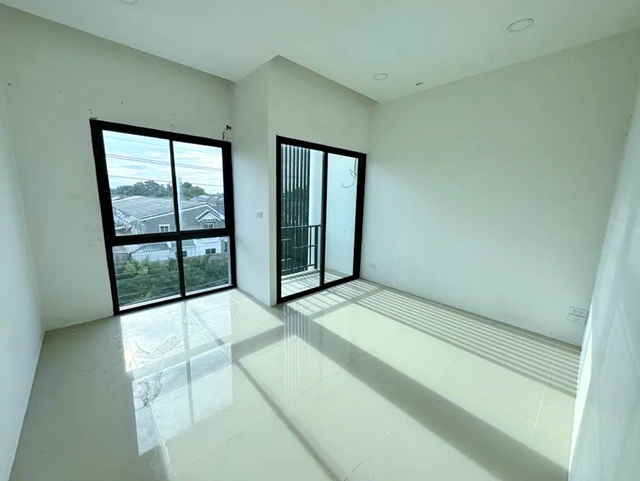 ประกาศฟรี! ซื้อ-ขาย-เช่า คอนโด บ้าน ทาวน์โฮม ที่ดิน และพื้นที่เชิงพาณิชย์ทั่วประเทศไทย ทุกทำเล ทุกงบประมาณ ไม่มีค่าใช้จ่าย ลงง่าย ขายไว เข้าถึงผู้ซื้อโดยตรง 5 221881pic4.jpg