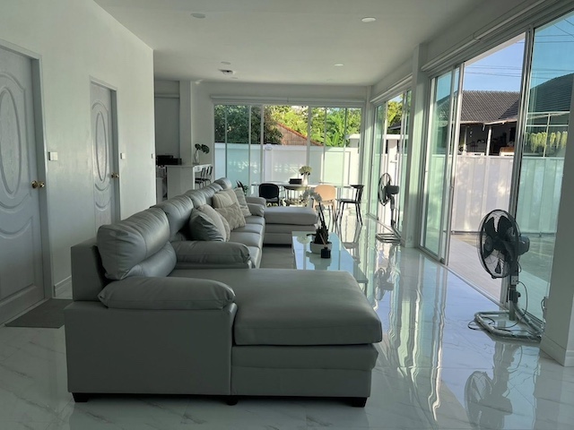 ประกาศฟรี! ซื้อ-ขาย-เช่า คอนโด บ้าน ทาวน์โฮม ที่ดิน และพื้นที่เชิงพาณิชย์ทั่วประเทศไทย ทุกทำเล ทุกงบประมาณ ไม่มีค่าใช้จ่าย ลงง่าย ขายไว เข้าถึงผู้ซื้อโดยตรง 4 290986pic3.jpg