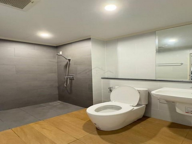 ประกาศฟรี! ซื้อ-ขาย-เช่า คอนโด บ้าน ทาวน์โฮม ที่ดิน และพื้นที่เชิงพาณิชย์ทั่วประเทศไทย ทุกทำเล ทุกงบประมาณ ไม่มีค่าใช้จ่าย ลงง่าย ขายไว เข้าถึงผู้ซื้อโดยตรง 5 500638pic4.jpg