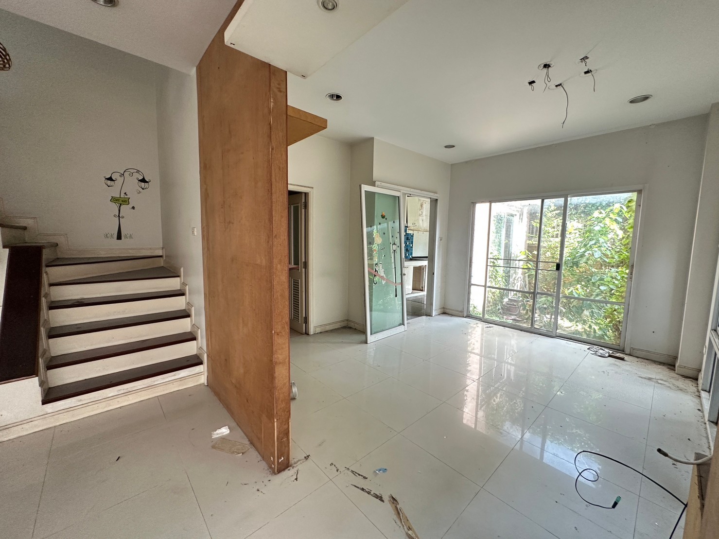 ประกาศฟรี! ซื้อ-ขาย-เช่า คอนโด บ้าน ทาวน์โฮม ที่ดิน และพื้นที่เชิงพาณิชย์ทั่วประเทศไทย ทุกทำเล ทุกงบประมาณ ไม่มีค่าใช้จ่าย ลงง่าย ขายไว เข้าถึงผู้ซื้อโดยตรง 5 198275pic4.jpg