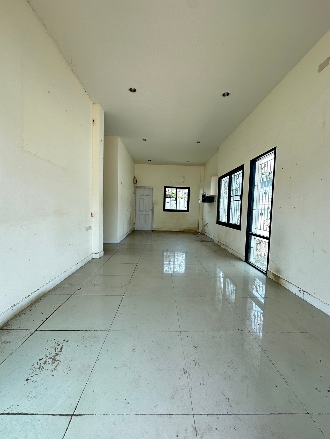 ประกาศฟรี! ซื้อ-ขาย-เช่า คอนโด บ้าน ทาวน์โฮม ที่ดิน และพื้นที่เชิงพาณิชย์ทั่วประเทศไทย ทุกทำเล ทุกงบประมาณ ไม่มีค่าใช้จ่าย ลงง่าย ขายไว เข้าถึงผู้ซื้อโดยตรง 3 198267pic2.jpg