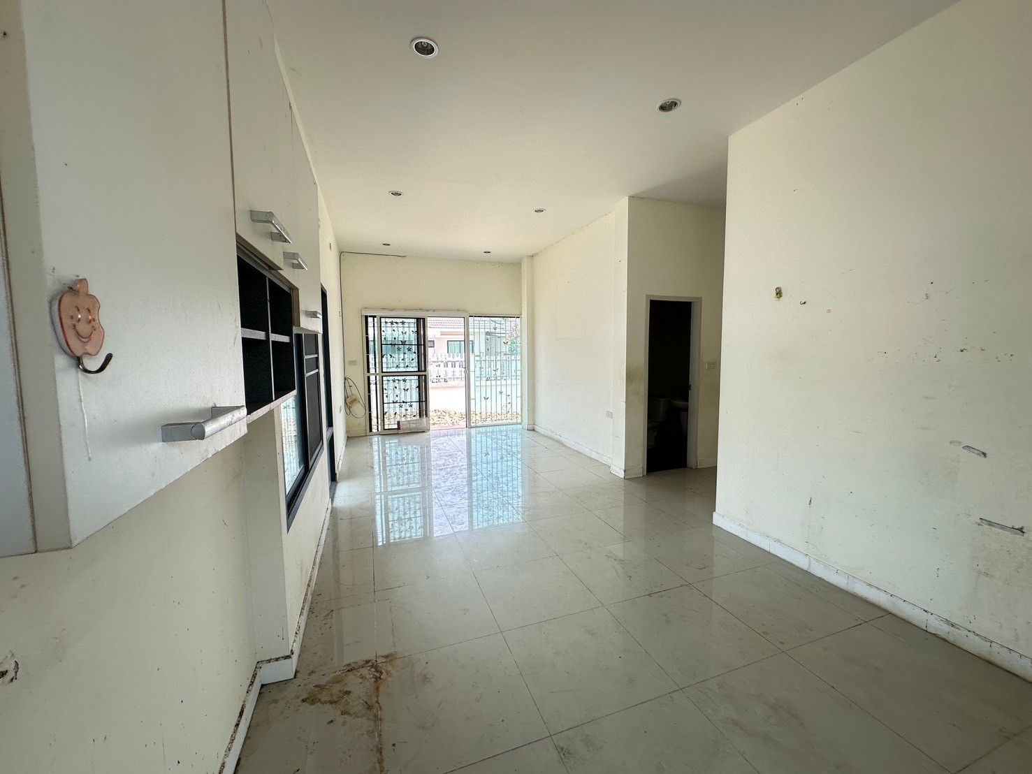 ประกาศฟรี! ซื้อ-ขาย-เช่า คอนโด บ้าน ทาวน์โฮม ที่ดิน และพื้นที่เชิงพาณิชย์ทั่วประเทศไทย ทุกทำเล ทุกงบประมาณ ไม่มีค่าใช้จ่าย ลงง่าย ขายไว เข้าถึงผู้ซื้อโดยตรง 4 198267pic3.jpg