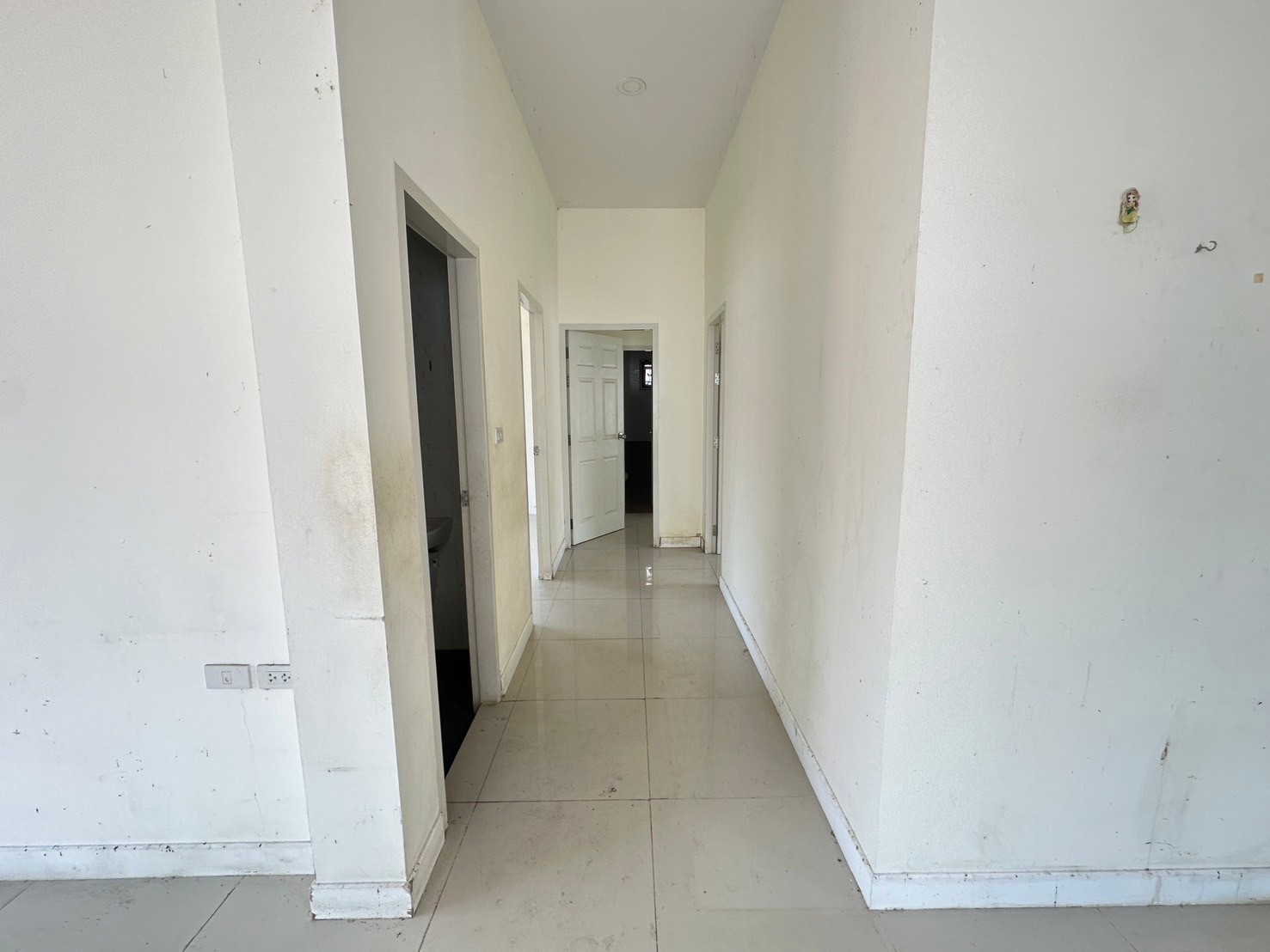 ประกาศฟรี! ซื้อ-ขาย-เช่า คอนโด บ้าน ทาวน์โฮม ที่ดิน และพื้นที่เชิงพาณิชย์ทั่วประเทศไทย ทุกทำเล ทุกงบประมาณ ไม่มีค่าใช้จ่าย ลงง่าย ขายไว เข้าถึงผู้ซื้อโดยตรง 5 198267pic4.jpg