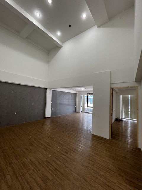 ประกาศฟรี! ซื้อ-ขาย-เช่า คอนโด บ้าน ทาวน์โฮม ที่ดิน และพื้นที่เชิงพาณิชย์ทั่วประเทศไทย ทุกทำเล ทุกงบประมาณ ไม่มีค่าใช้จ่าย ลงง่าย ขายไว เข้าถึงผู้ซื้อโดยตรง 5 500674pic4.jpg