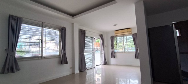 ประกาศฟรี! ซื้อ-ขาย-เช่า คอนโด บ้าน ทาวน์โฮม ที่ดิน และพื้นที่เชิงพาณิชย์ทั่วประเทศไทย ทุกทำเล ทุกงบประมาณ ไม่มีค่าใช้จ่าย ลงง่าย ขายไว เข้าถึงผู้ซื้อโดยตรง 5 500670pic4.jpg