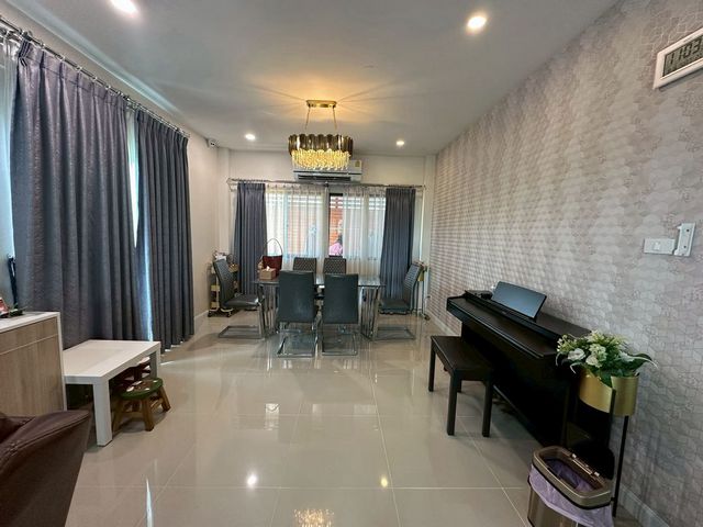 ประกาศฟรี! ซื้อ-ขาย-เช่า คอนโด บ้าน ทาวน์โฮม ที่ดิน และพื้นที่เชิงพาณิชย์ทั่วประเทศไทย ทุกทำเล ทุกงบประมาณ ไม่มีค่าใช้จ่าย ลงง่าย ขายไว เข้าถึงผู้ซื้อโดยตรง 5 222265pic4.jpg