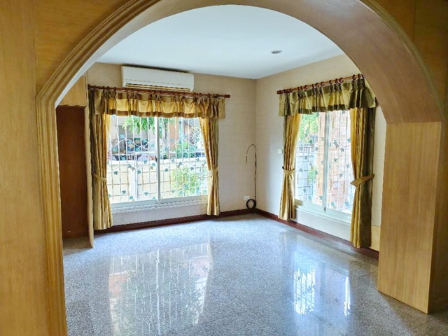 ประกาศฟรี! ซื้อ-ขาย-เช่า คอนโด บ้าน ทาวน์โฮม ที่ดิน และพื้นที่เชิงพาณิชย์ทั่วประเทศไทย ทุกทำเล ทุกงบประมาณ ไม่มีค่าใช้จ่าย ลงง่าย ขายไว เข้าถึงผู้ซื้อโดยตรง 5 222096pic4.jpg