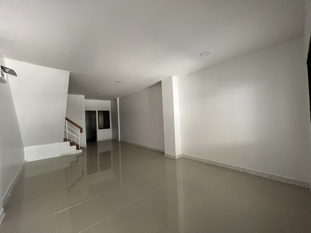 ประกาศฟรี! ซื้อ-ขาย-เช่า คอนโด บ้าน ทาวน์โฮม ที่ดิน และพื้นที่เชิงพาณิชย์ทั่วประเทศไทย ทุกทำเล ทุกงบประมาณ ไม่มีค่าใช้จ่าย ลงง่าย ขายไว เข้าถึงผู้ซื้อโดยตรง 4 302720pic3.jpg