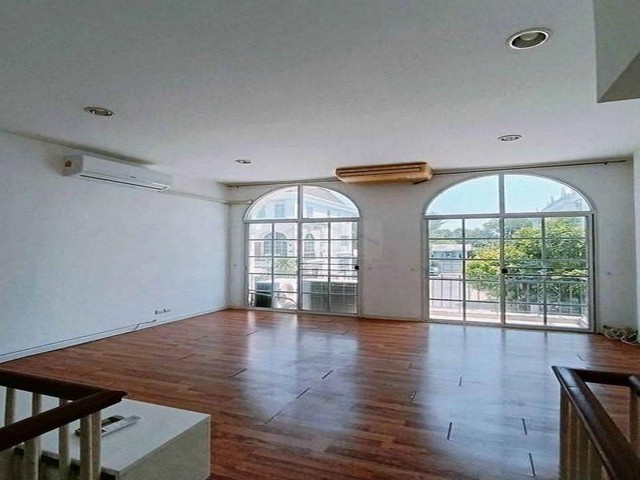 ประกาศฟรี! ซื้อ-ขาย-เช่า คอนโด บ้าน ทาวน์โฮม ที่ดิน และพื้นที่เชิงพาณิชย์ทั่วประเทศไทย ทุกทำเล ทุกงบประมาณ ไม่มีค่าใช้จ่าย ลงง่าย ขายไว เข้าถึงผู้ซื้อโดยตรง 4 500833pic3.jpg