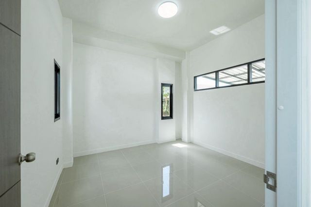 ประกาศฟรี! ซื้อ-ขาย-เช่า คอนโด บ้าน ทาวน์โฮม ที่ดิน และพื้นที่เชิงพาณิชย์ทั่วประเทศไทย ทุกทำเล ทุกงบประมาณ ไม่มีค่าใช้จ่าย ลงง่าย ขายไว เข้าถึงผู้ซื้อโดยตรง 5 222491pic4.jpg